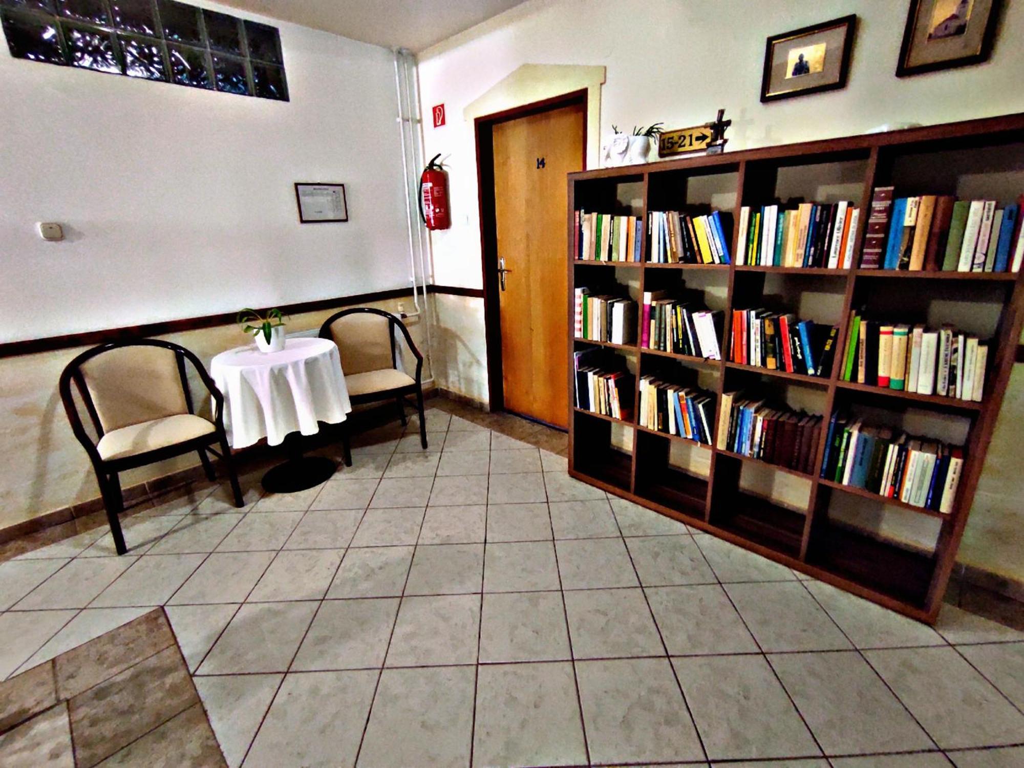 Atrium Hotel 3*